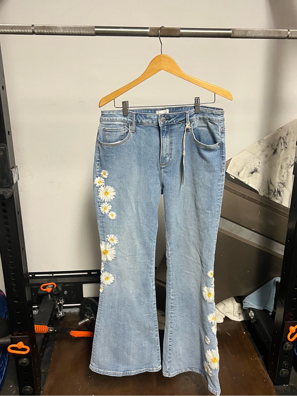DRIFTWOOD Light Blue Flare Jeans with Daisy Embroidery W33 L34 NWT